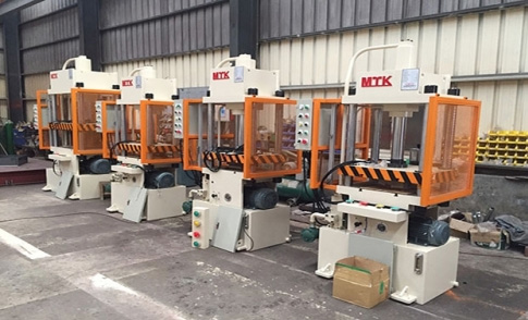4-POST HYDRAULIC PRESS WITH A PRESS FORCE OF 100~5,000 kN (MAP Series)